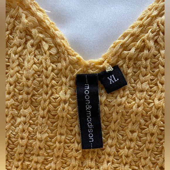 Moon & Madison Knit Top - Picture 5 of 5